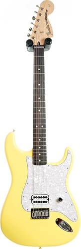 Fender Tom Delonge Stratocaster Graffiti Rosewood Fingerboard Yellow (Pre-Owned) Fender Tom Delonge Stratocaster Graffiti Rosewood Fingerboard Yellow (Pre-Owned)