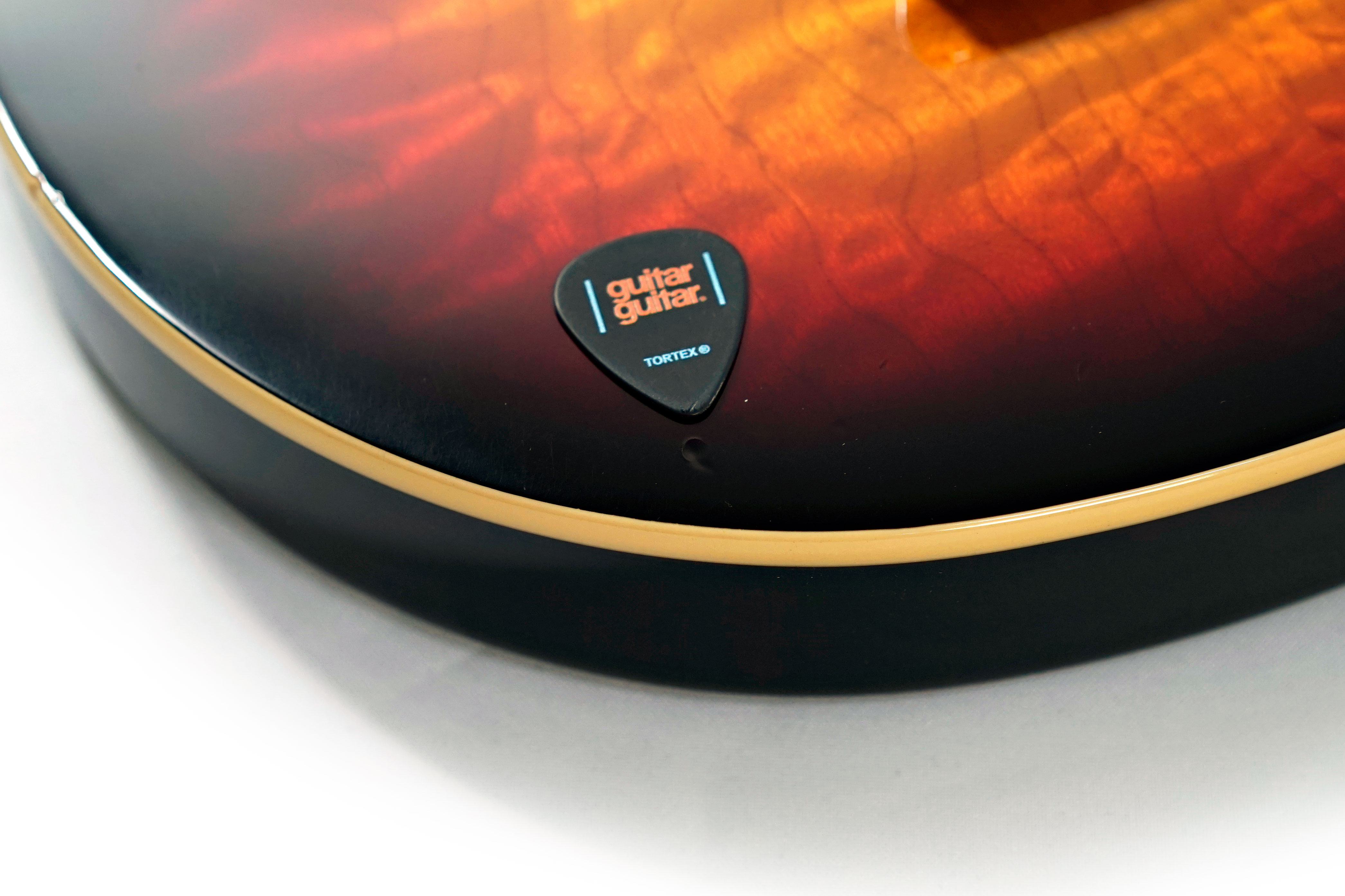 Music Man 2000 Axis SuperSport HH Tremolo Vintage Sunburst Birdseye Maple Neck (Pre-Owned)