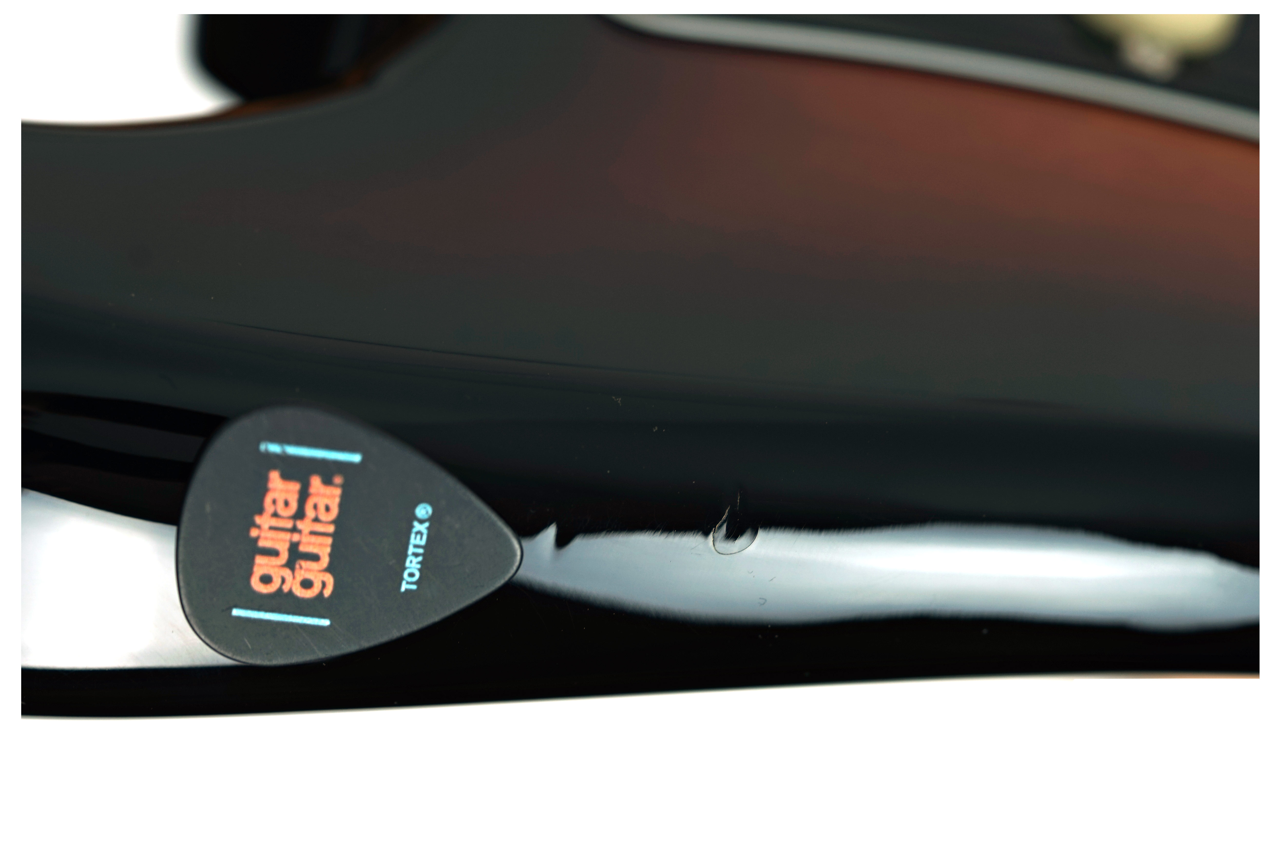 Fender 2021 American Ultra Luxe Stratocaster 2 Tone Sunburst Rosewood Fingerboard (Pre-Owned)