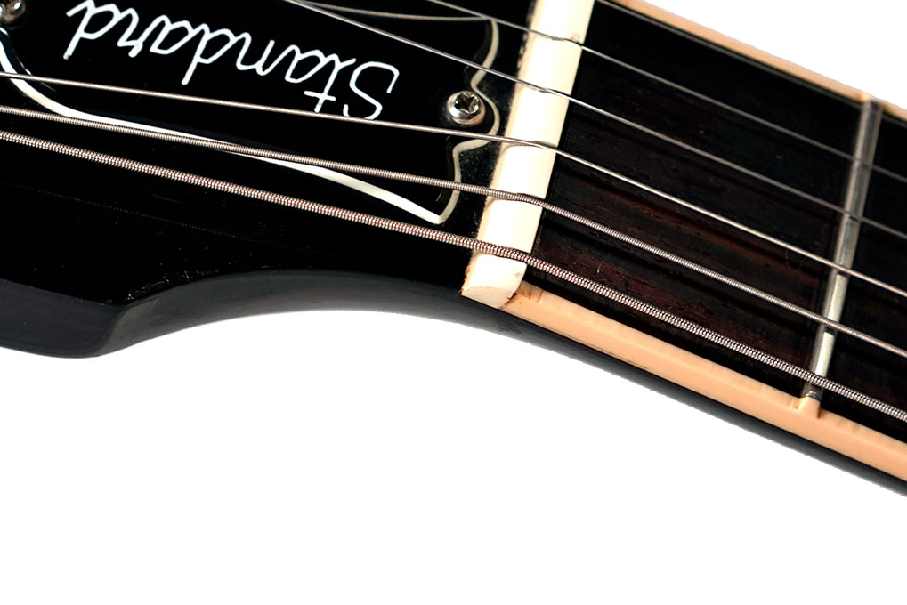 Gibson  2001 Les Paul Standard Ebony (Pre-Owned)