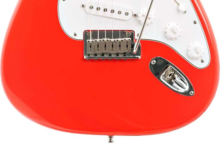 Fender 2004 American Standard Stratocaster Pillar Box Red Maple Fingerboard (Pre-Owned) #Z3018896 Fender 2004 American Standard Stratocaster Pillar Box Red Maple Fingerboard (Pre-Owned) #Z3018896