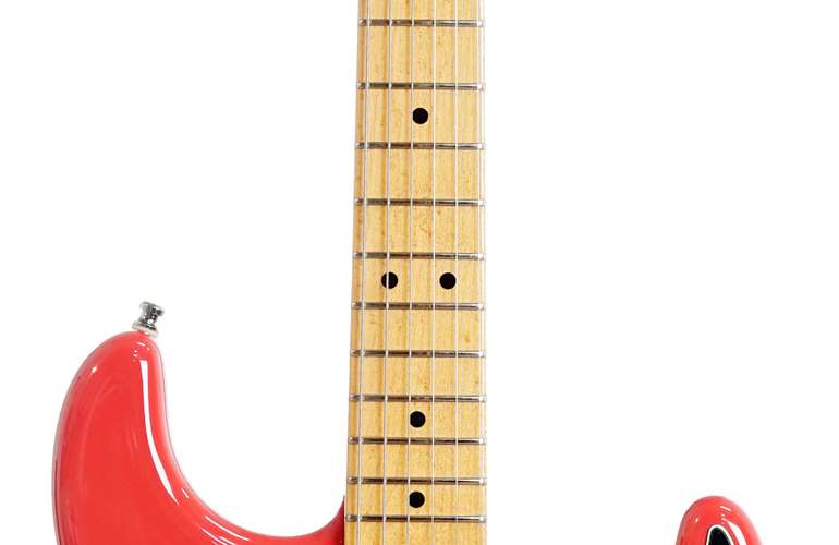 Fender Custom Shop Deluxe Stratocaster NOS Maple Fingerboard Fiesta Red (Pre-Owned) #R64637 Fender Custom Shop Deluxe Stratocaster NOS Maple Fingerboard Fiesta Red (Pre-Owned) #R64637