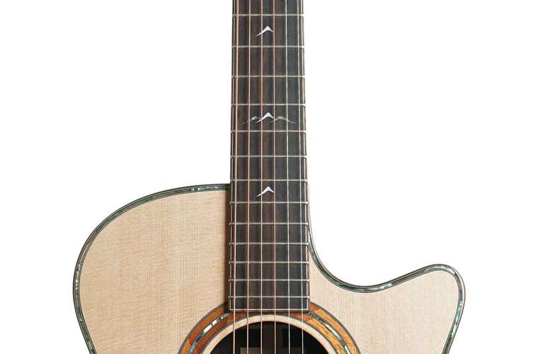 Furch Red Gc-SR Sitka Spruce/Indian Rosewood Grand Auditorium Cutaway (Pre-Owned) #aa7946 Furch Red Gc-SR Sitka Spruce/Indian Rosewood Grand Auditorium Cutaway (Pre-Owned) #aa7946