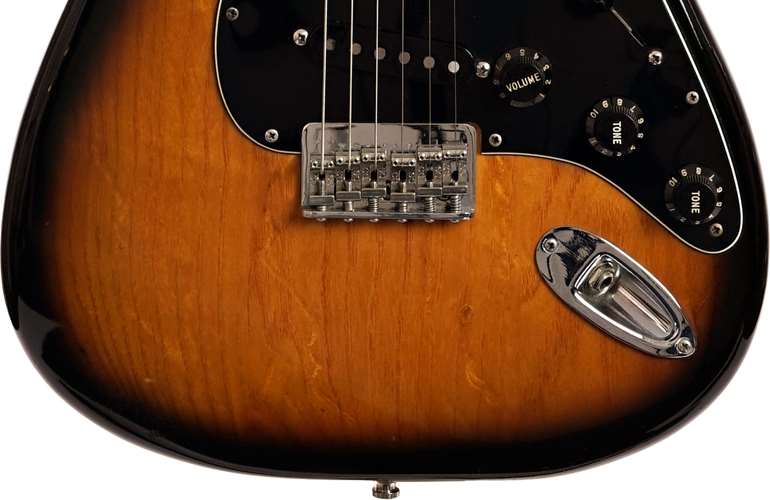 Fender 1979 Stratocaster 2 Tone Sunburst (Pre-Owned) #S944282 Fender 1979 Stratocaster 2 Tone Sunburst (Pre-Owned) #S944282