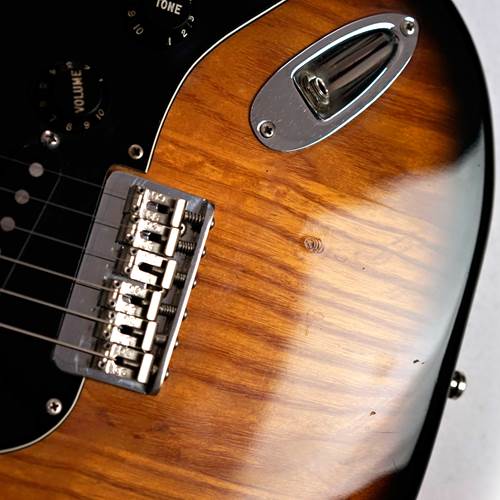 Fender 1979 Stratocaster 2 Tone Sunburst (Pre-Owned) #S944282 Fender 1979 Stratocaster 2 Tone Sunburst (Pre-Owned) #S944282