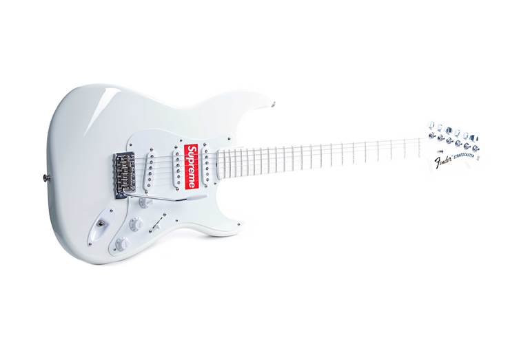 Fender 2017 Limited Edition Supreme Stratocaster White (Pre-Owned) #US17093032 Fender 2017 Limited Edition Supreme Stratocaster White (Pre-Owned) #US17093032