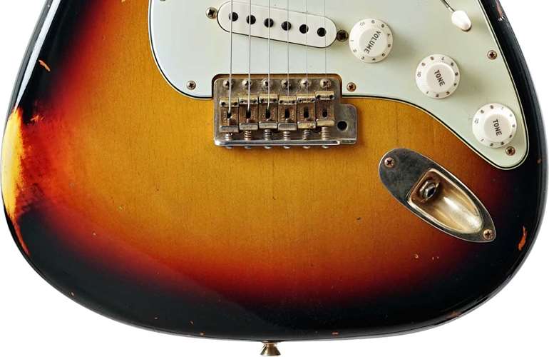 Fender Custom Shop LTD 1962 Relic Stratocaster 3 Tone Sunburst (Pre-Owned) #CZ553445 Fender Custom Shop LTD 1962 Relic Stratocaster 3 Tone Sunburst (Pre-Owned) #CZ553445