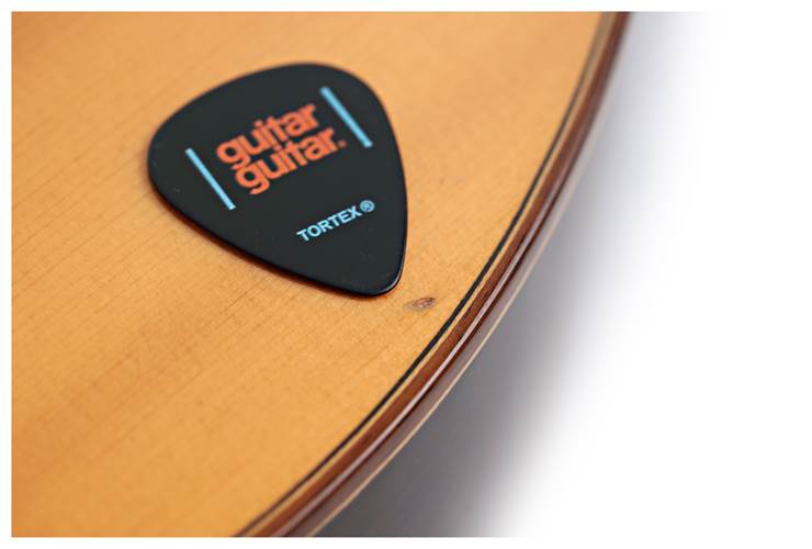 Manuel Raimundo 660E Cedar/Rosewood Left Handed (Pre-Owned) Manuel Raimundo 660E Cedar/Rosewood Left Handed (Pre-Owned)