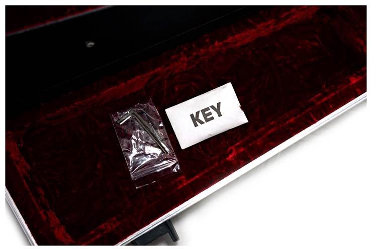EVH Wolfgang Hard Case Left Handed (Pre-Owned) EVH Wolfgang Hard Case Left Handed (Pre-Owned)