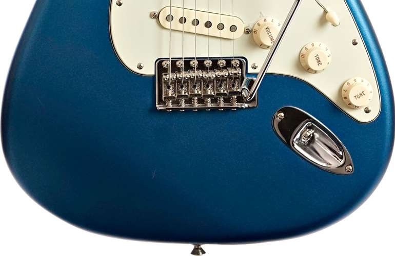 Fender 2018 American Performer Stratocaster Satin Lake Placid Blue Maple Fingerboard (Pre-Owned) #US18060334 Fender 2018 American Performer Stratocaster Satin Lake Placid Blue Maple Fingerboard (Pre-Owned) #US18060334