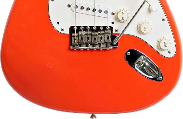 Fender 1995 Vintage Series 1962 Stratocaster Fiesta Red Rosewood Fingerboard (Pre-Owned) #V082554 Fender 1995 Vintage Series 1962 Stratocaster Fiesta Red Rosewood Fingerboard (Pre-Owned) #V082554