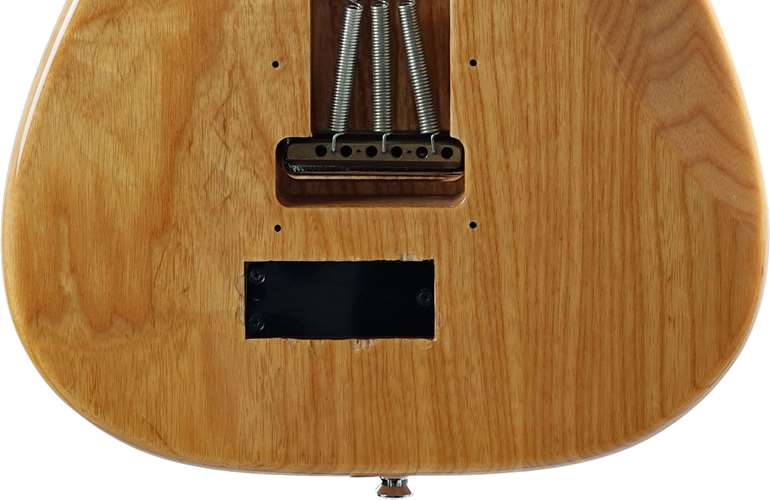 Fender 2008 Lite Ash Stratocaster Natural Maple Fingerboard (Pre-Owned) #08070719 Fender 2008 Lite Ash Stratocaster Natural Maple Fingerboard (Pre-Owned) #08070719