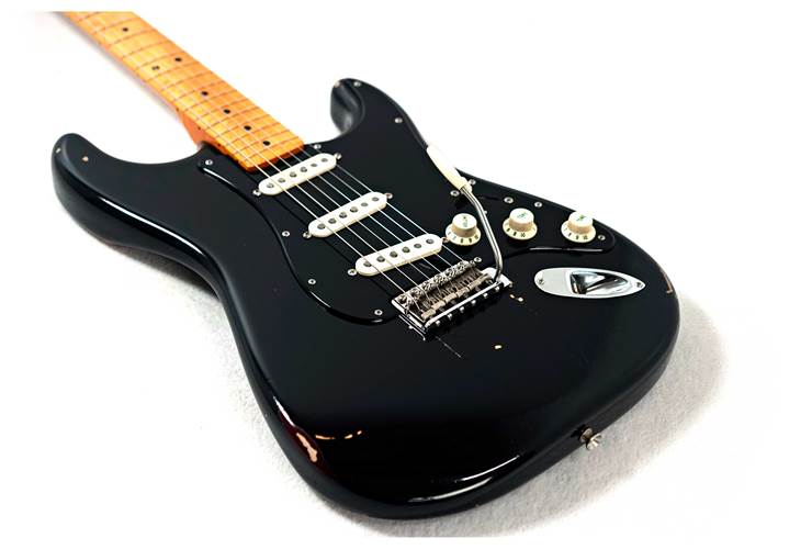 Fender Custom Shop David Gilmour Signature Black Stratocaster Relic (Pre-Owned) #R44868 Fender Custom Shop David Gilmour Signature Black Stratocaster Relic (Pre-Owned) #R44868