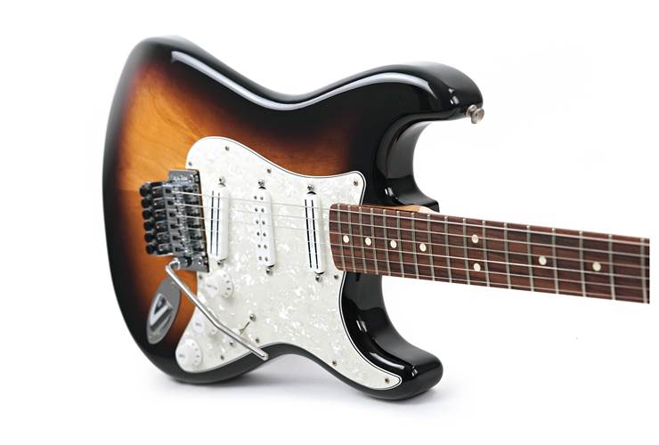 Fender 2016 Dave Murray Stratocaster HHH Rosewood Fingerboard 2 Colour Sunburst (Pre-Owned) #MX16714552 Fender 2016 Dave Murray Stratocaster HHH Rosewood Fingerboard 2 Colour Sunburst (Pre-Owned) #MX16714552