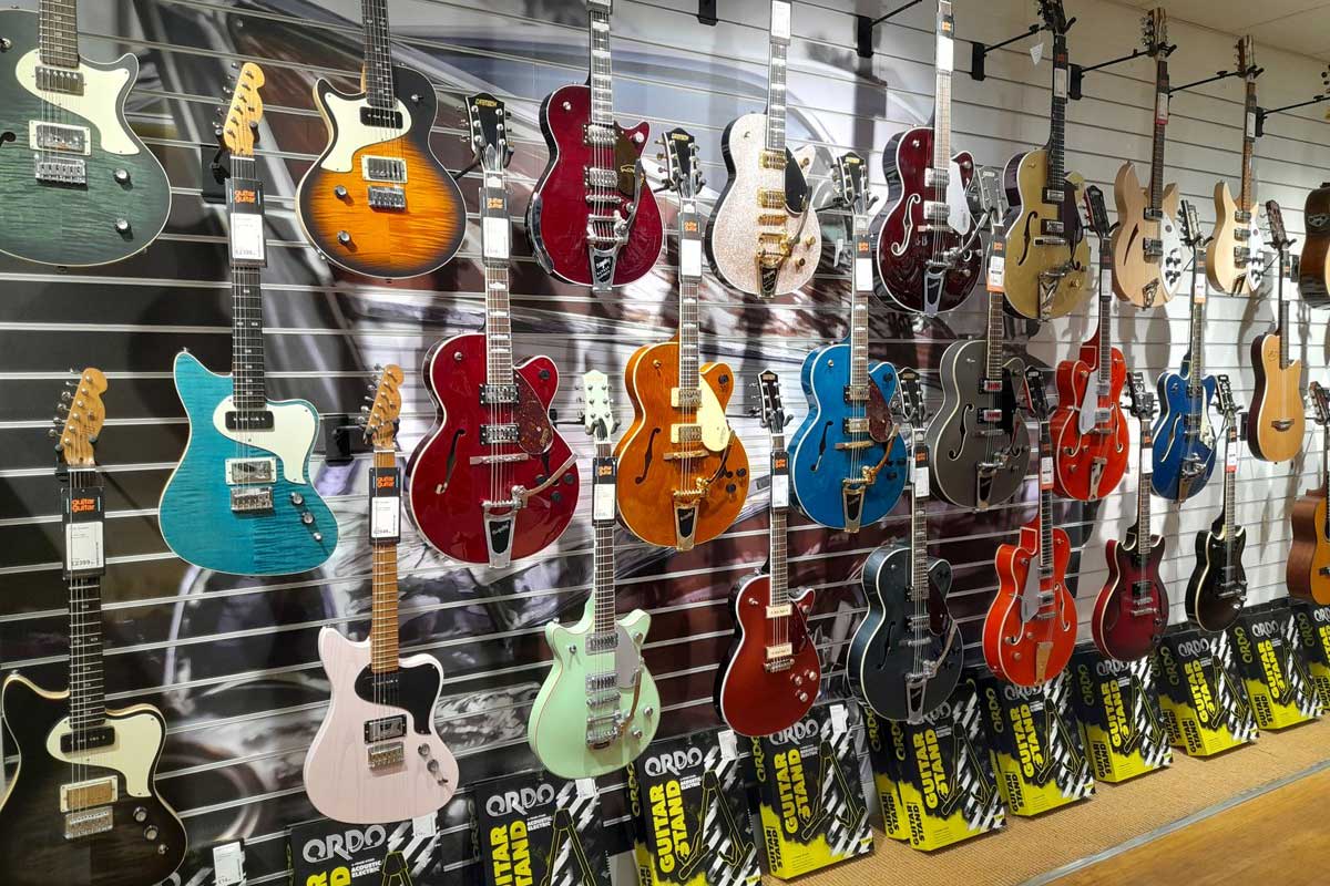 Buy Guitar LabGuitar Accessories Kit - Premium Metal Tin Includes Guitar  Strap, Capo, Electronic Guitar Tuner Clip On & Guitar Picks - Acoustic,  Bass, Electric & Ukelele - Gift Set for Guitarists