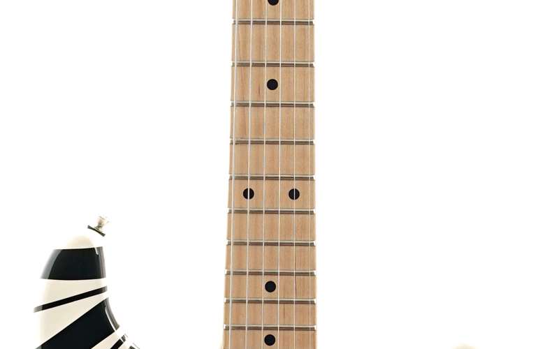EVH Striped Series White with Black Stripes (Pre-Owned) #EVH2110580 EVH Striped Series White with Black Stripes (Pre-Owned) #EVH2110580