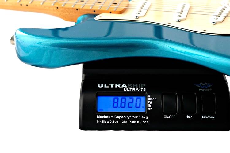 Fender 2015 Standard Stratocaster Lake Placid Blue Maple Fingerboard (Pre-Owned) #MX15615830 Fender 2015 Standard Stratocaster Lake Placid Blue Maple Fingerboard (Pre-Owned) #MX15615830