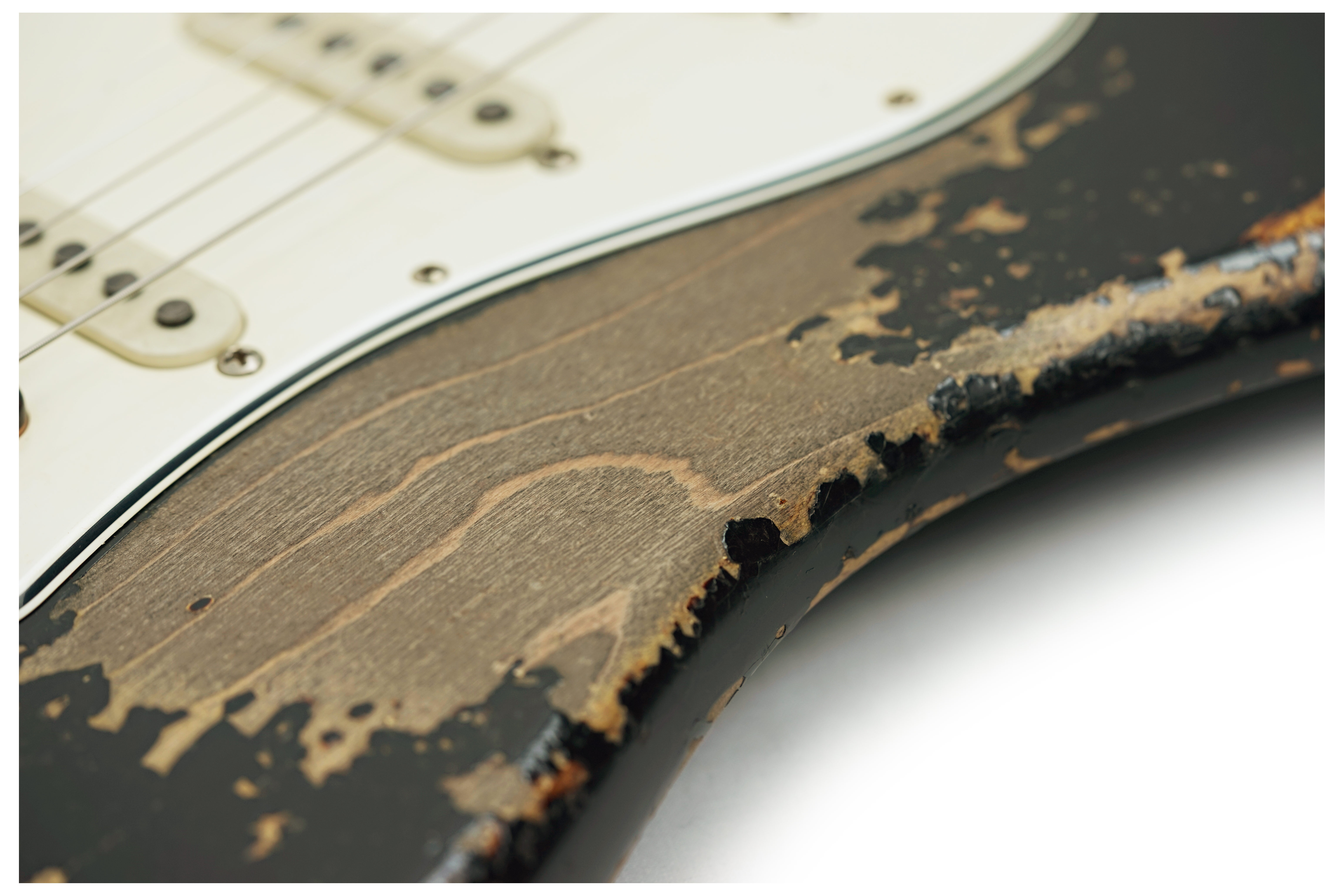 Fender Custom Shop 1961 Stratocaster Heavy Relic Black over 3 Tone Sunburst Rosewood Fingerboard Masterbuilt by Dale Wilson #CZ587143