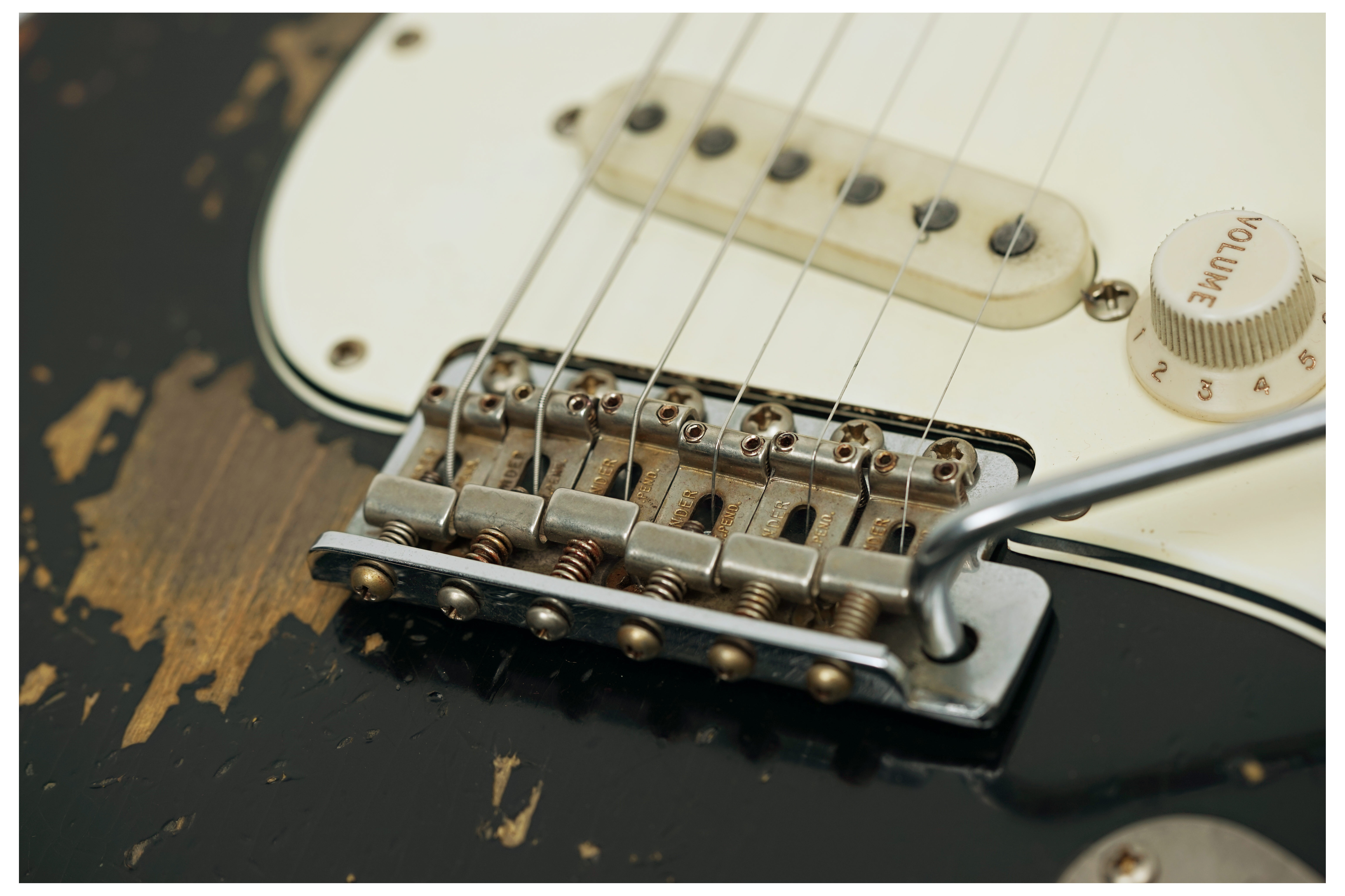 Fender Custom Shop 1961 Stratocaster Heavy Relic Black over 3 Tone Sunburst Rosewood Fingerboard Masterbuilt by Dale Wilson #CZ587143