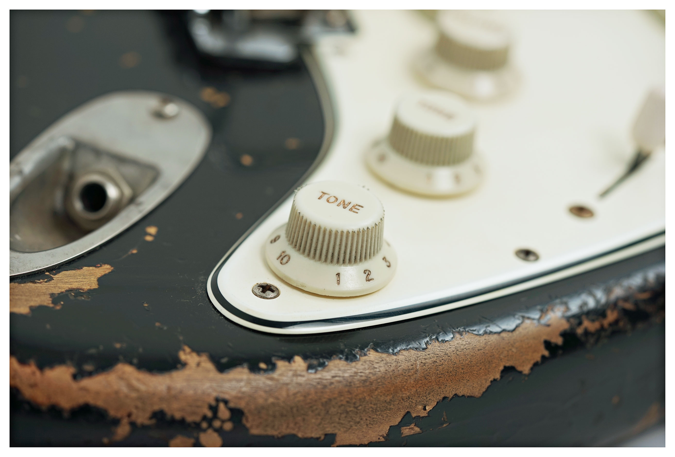 Fender Custom Shop 61 Stratocaster Heavy Relic Black over 3 Tone Sunburst Masterbuilt by Dale Wilson #CZ587144