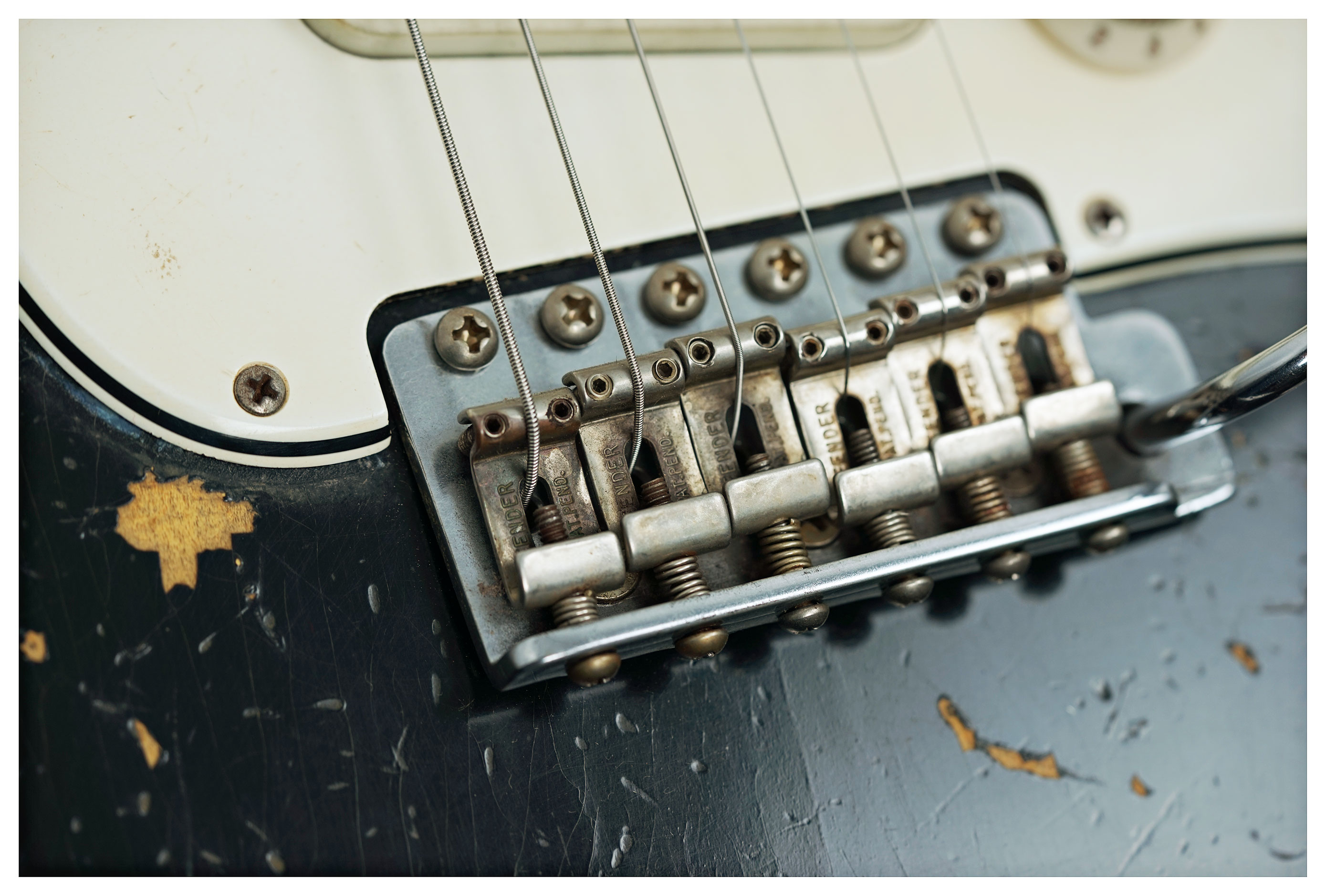 Fender Custom Shop 61 Stratocaster Heavy Relic Black over 3 Tone Sunburst Masterbuilt by Dale Wilson #CZ587144