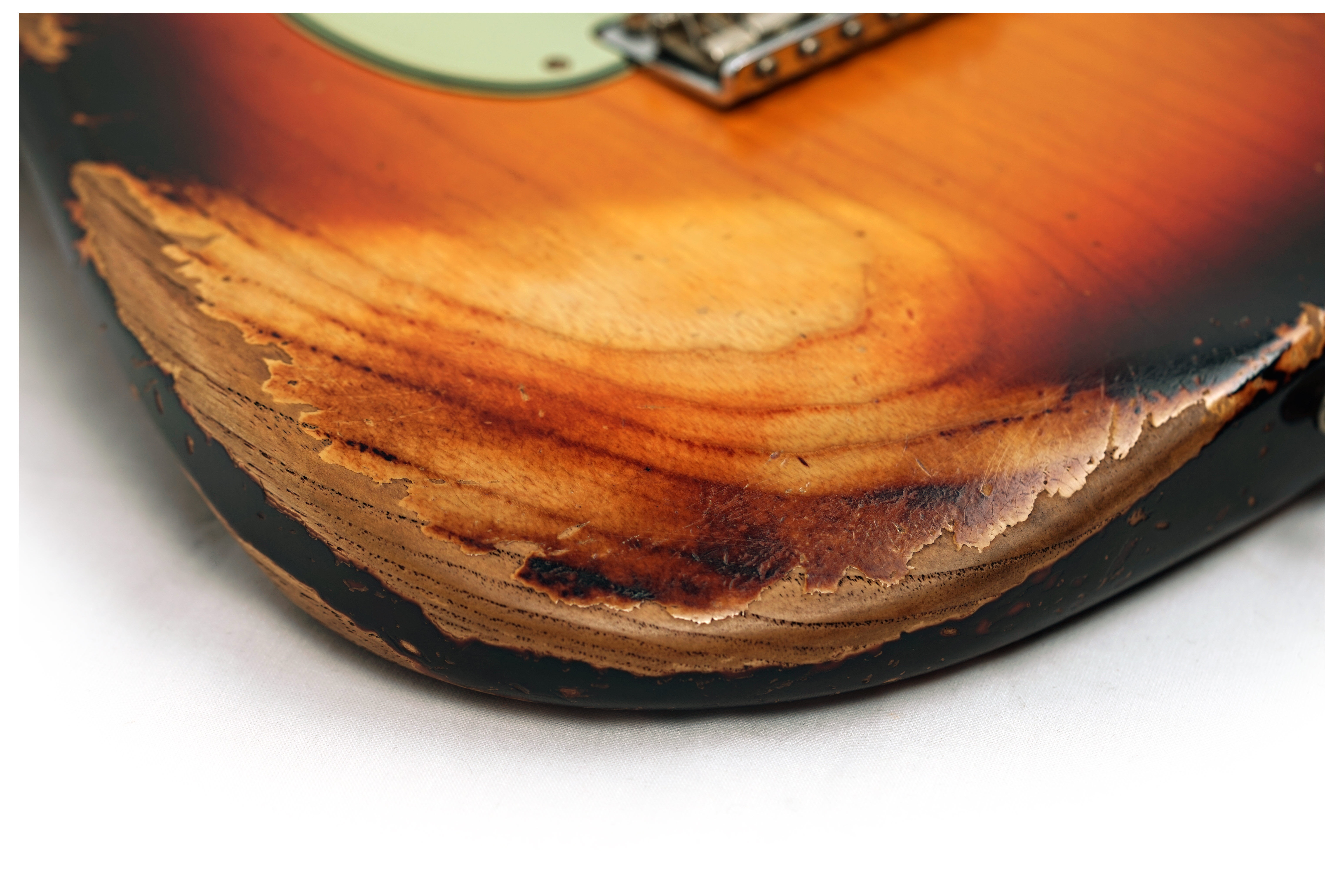 Fender Custom Shop 1963 Stratocaster Super Heavy Relic Super Faded Aged 3-Colour Sunburst #CZ584624