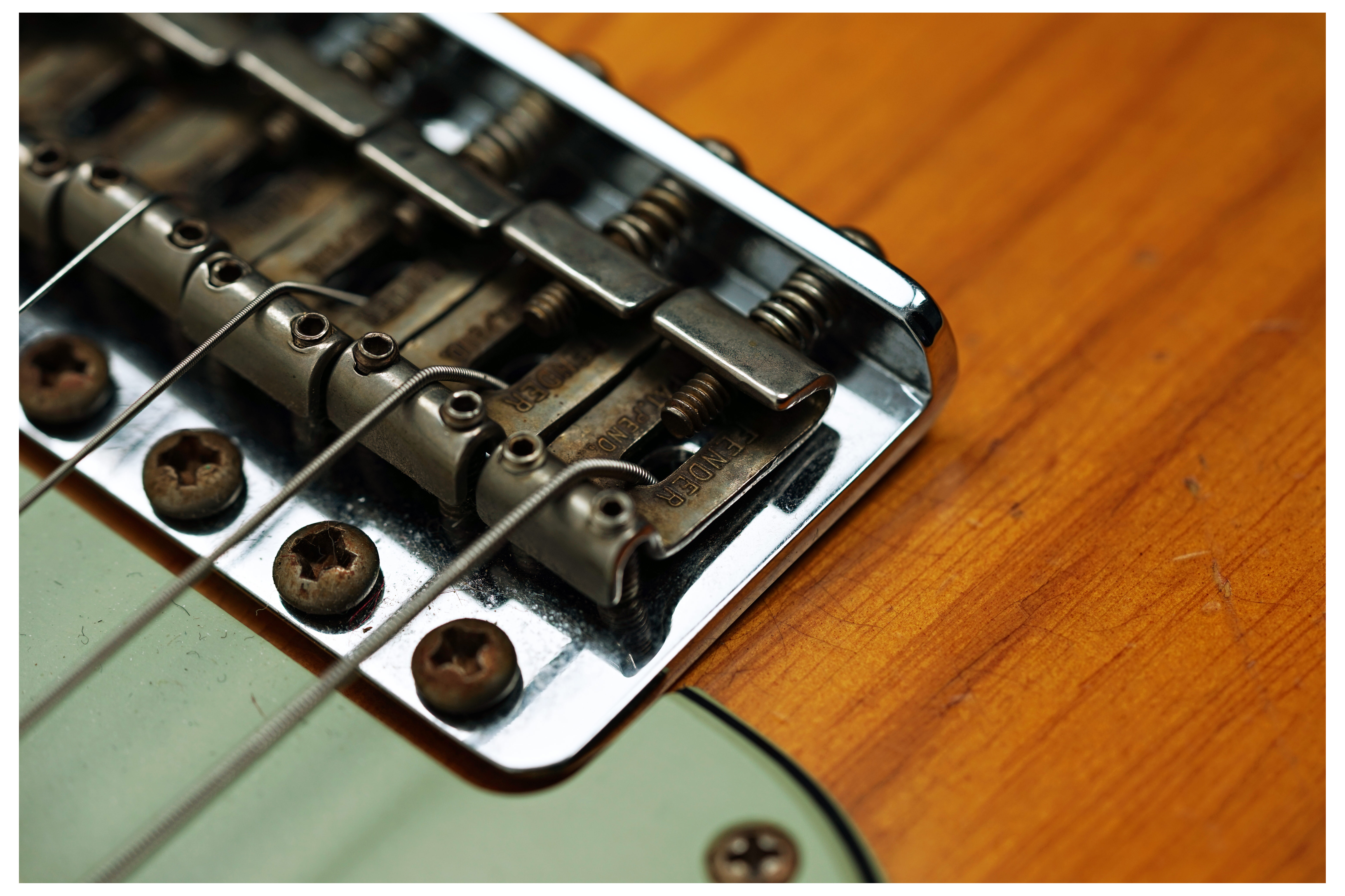 Fender Custom Shop 1963 Stratocaster Super Heavy Relic Super Faded Aged 3-Colour Sunburst #CZ584624