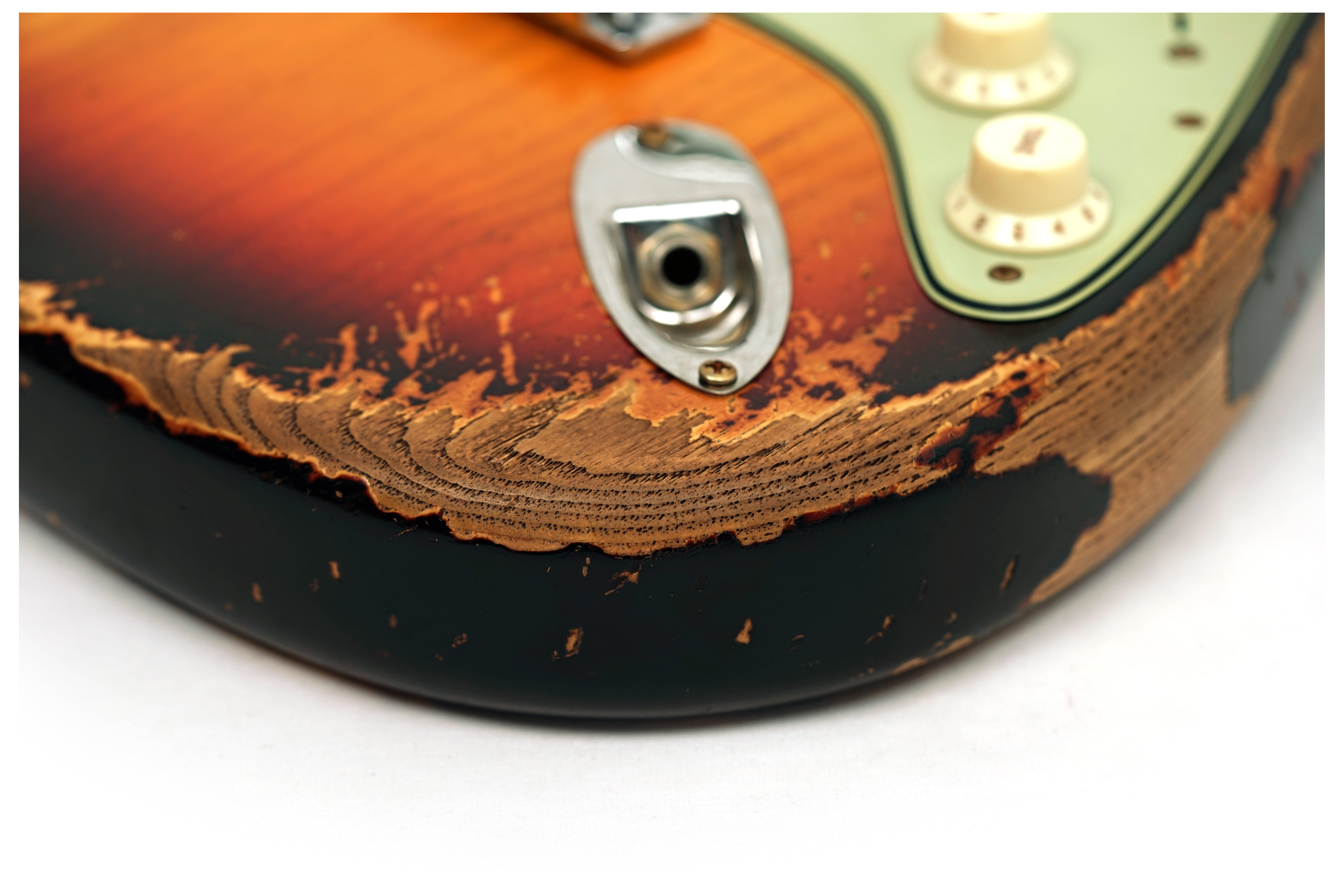 Fender Custom Shop 1963 Stratocaster Super Heavy Relic Super Faded Aged 3-Colour Sunburst #CZ584624