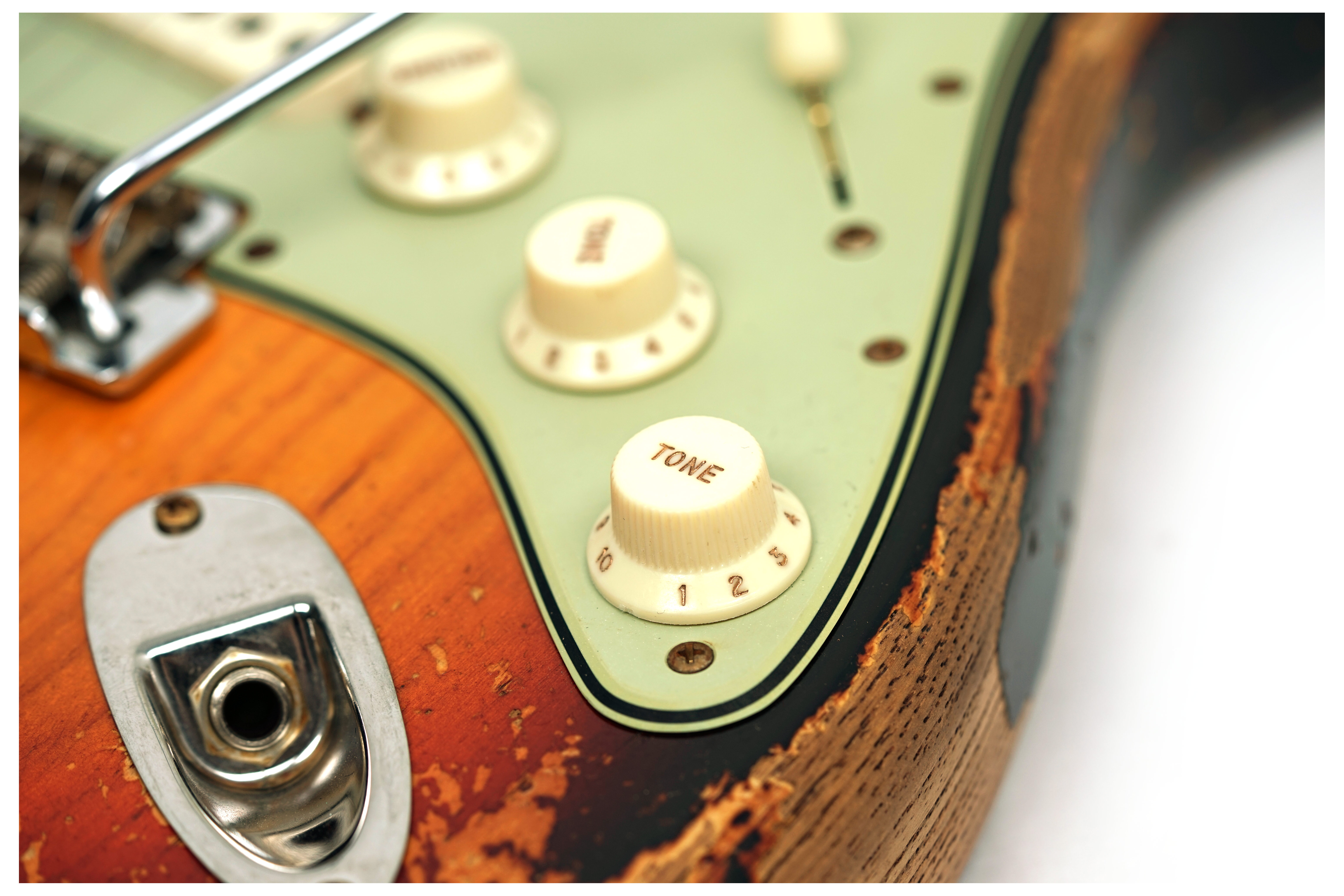 Fender Custom Shop 1963 Stratocaster Super Heavy Relic Super Faded Aged 3-Colour Sunburst #CZ584624