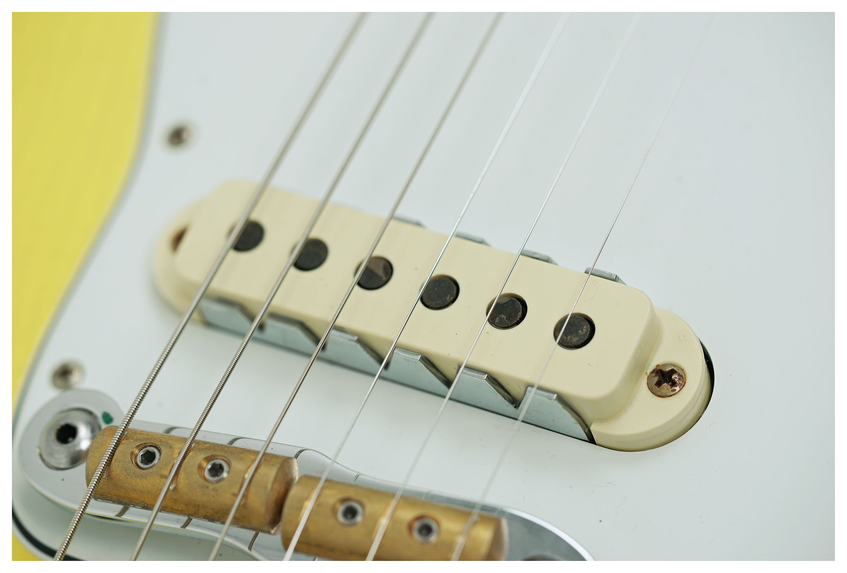 Fender Custom Shop 1964 Jaguar Journeyman Relic Graffiti Yellow Rosewood Fingerboard #CZ591985