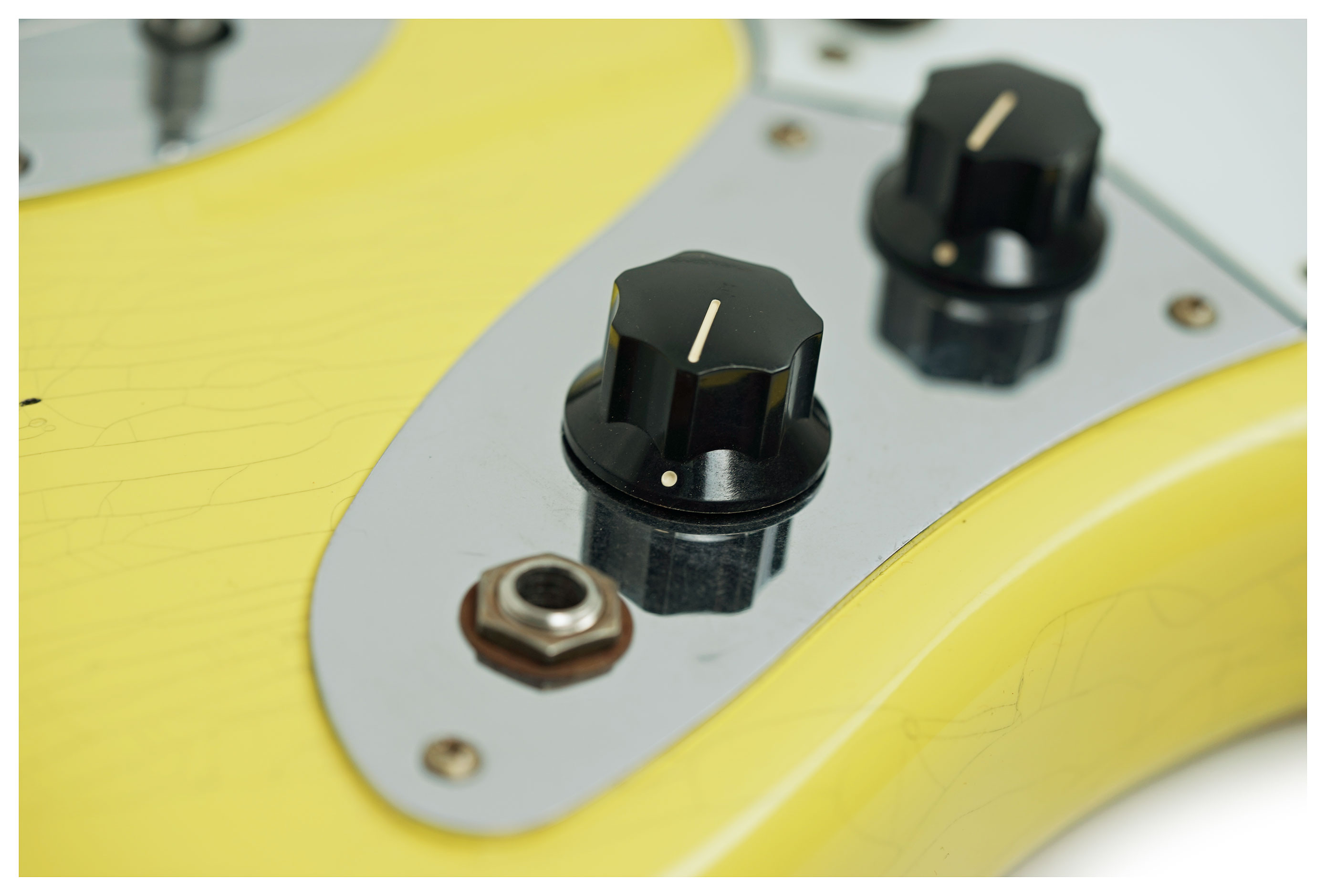 Fender Custom Shop 1964 Jaguar Journeyman Relic Graffiti Yellow Rosewood Fingerboard #CZ591985