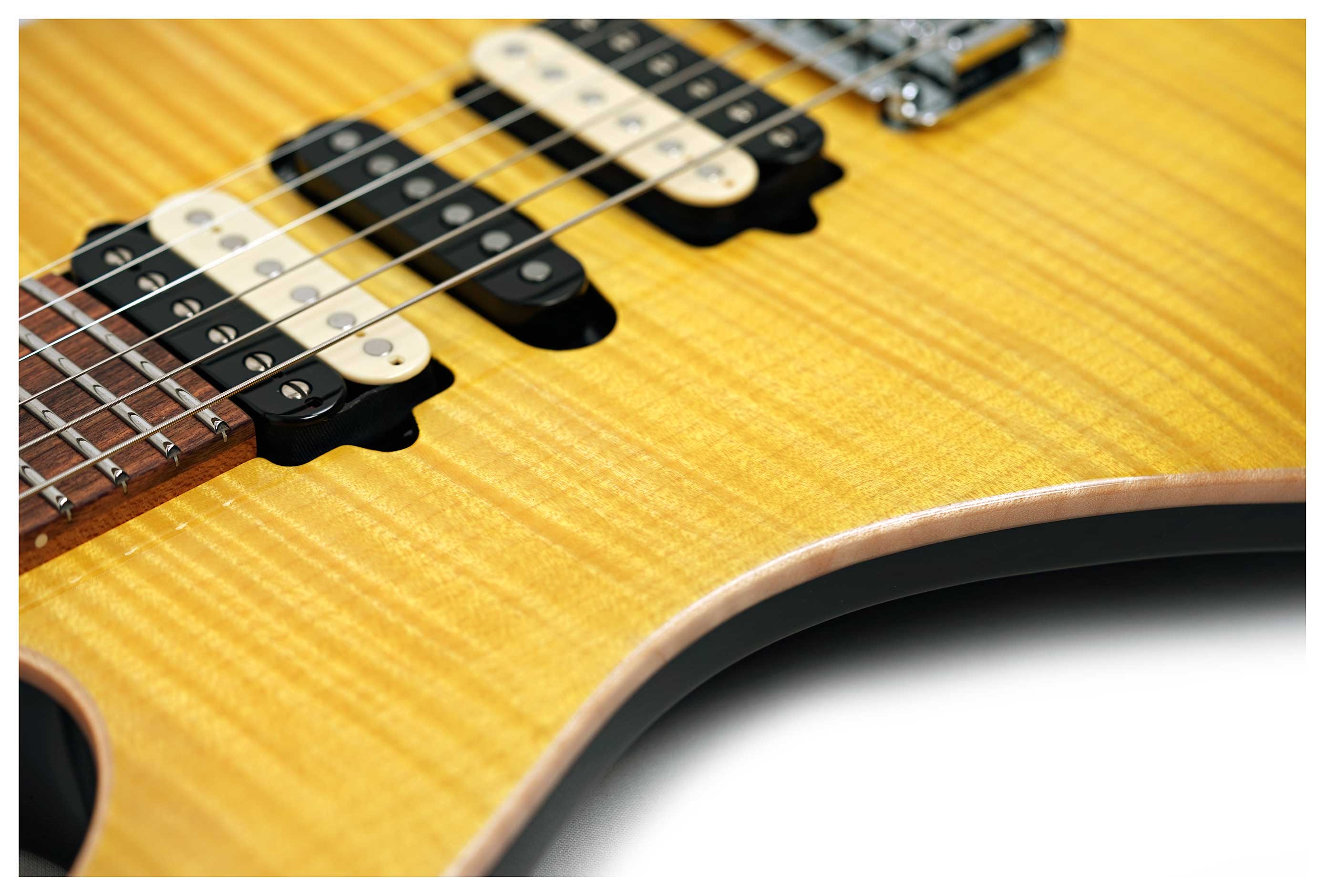 Suhr guitarguitar Exclusive Modern Plus Trans Lemon Yellow Pau Ferro Fingerboard #92018