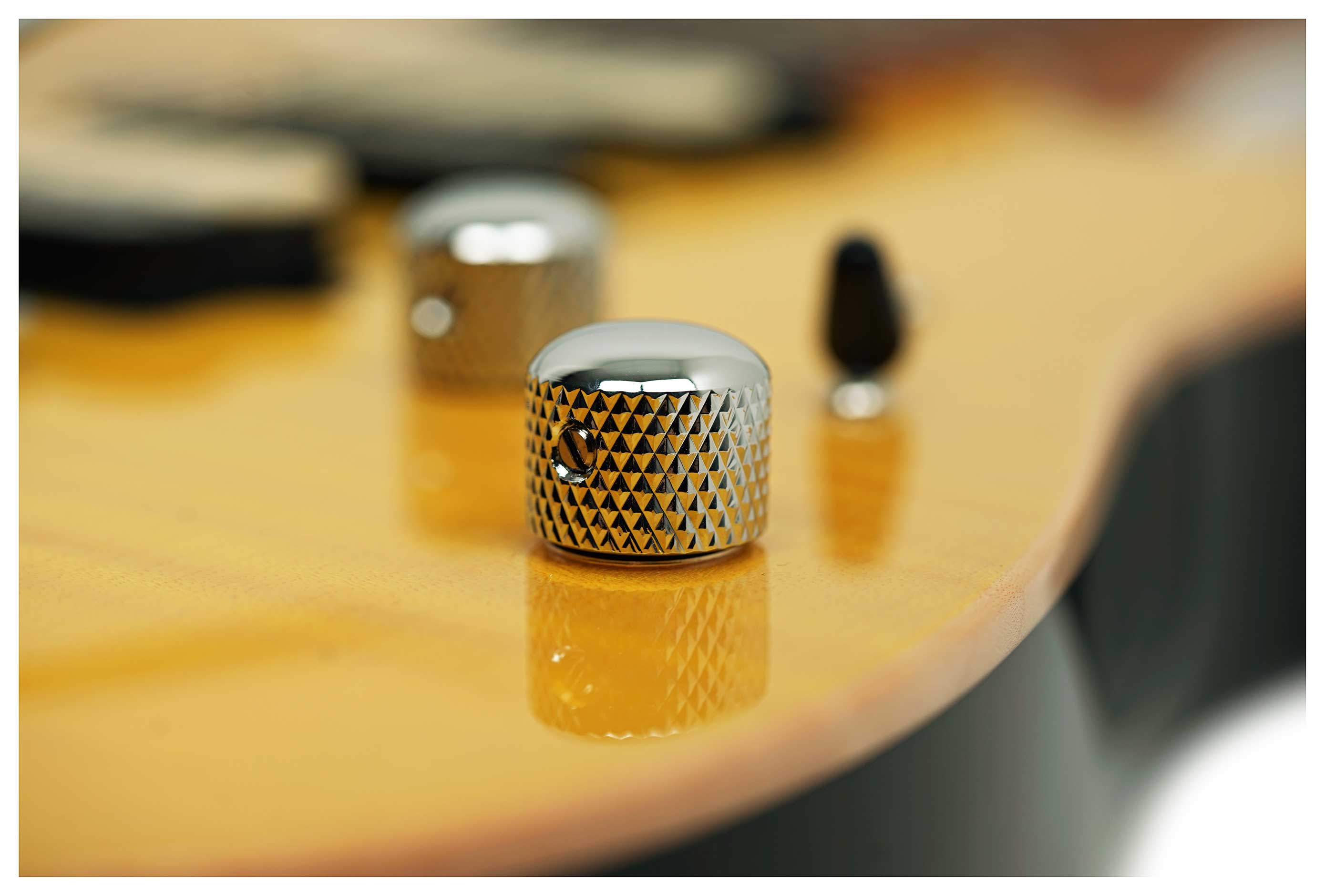 Suhr guitarguitar Exclusive Modern Plus Trans Lemon Yellow Pau Ferro Fingerboard #92018