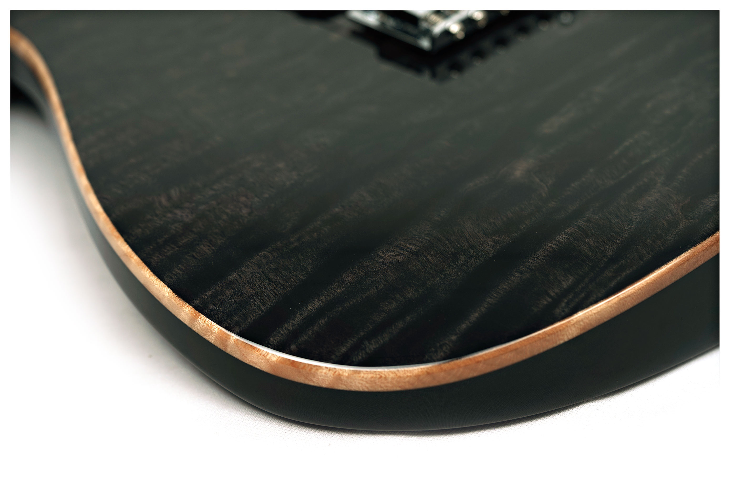 Suhr Oso Short Scale Alder Figured Maple Trans Black Rosewood Fingerboard #94013