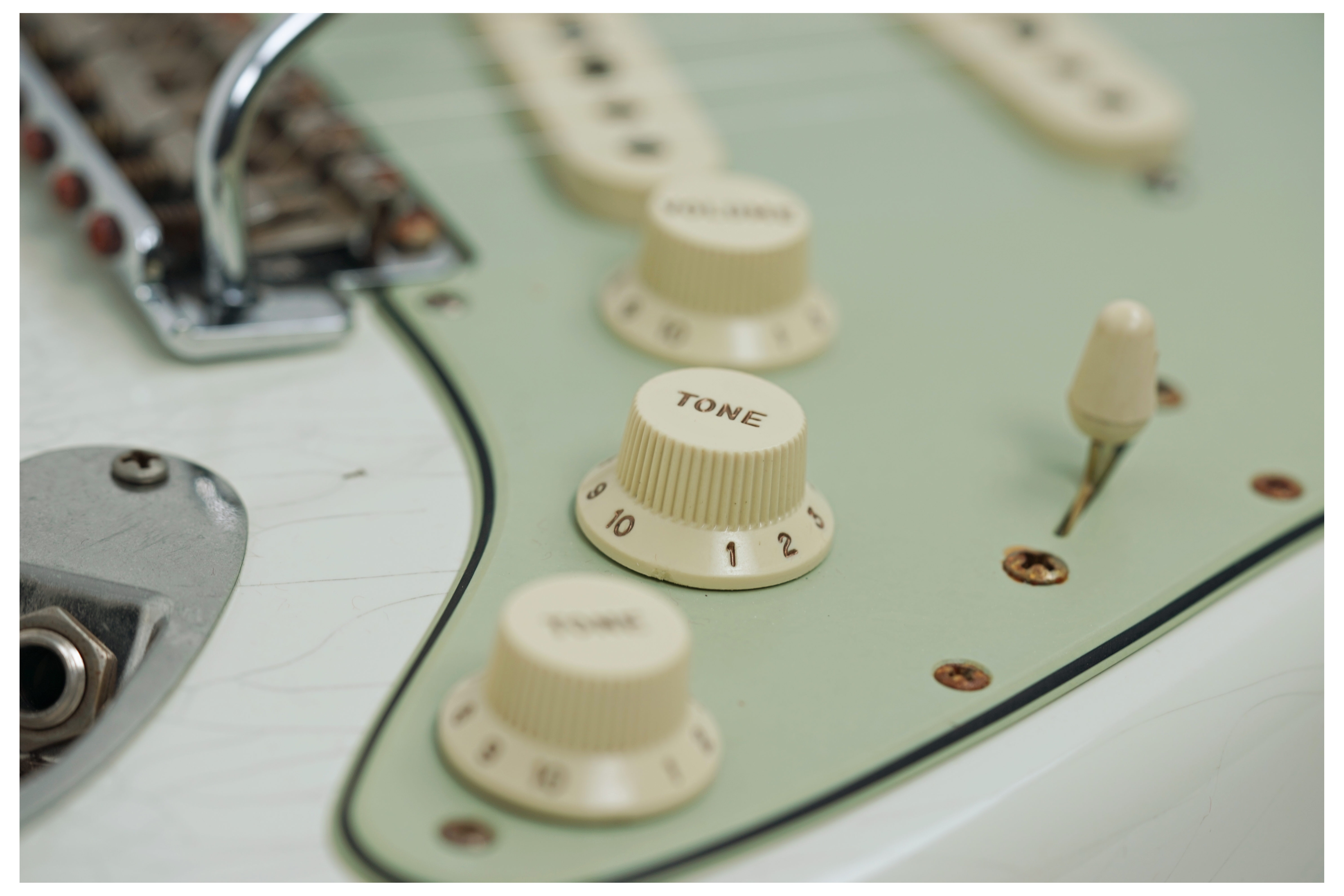 Fender Custom Shop 1960 Stratocaster Journeyman Relic Aged Olympic White Rosewood Fingerboard #CZ590958