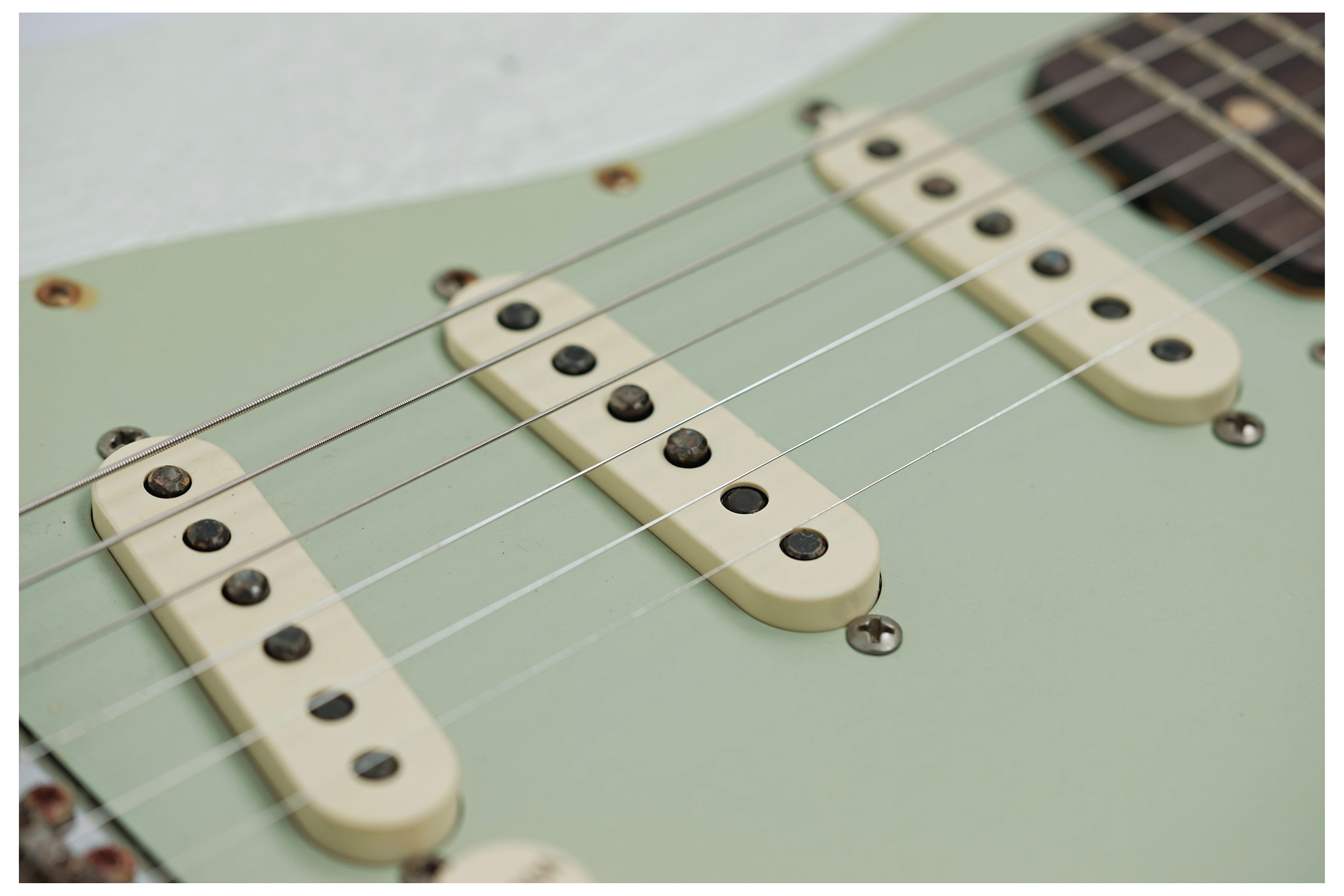 Fender Custom Shop 1960 Stratocaster Journeyman Relic Aged Olympic White Rosewood Fingerboard #CZ590958