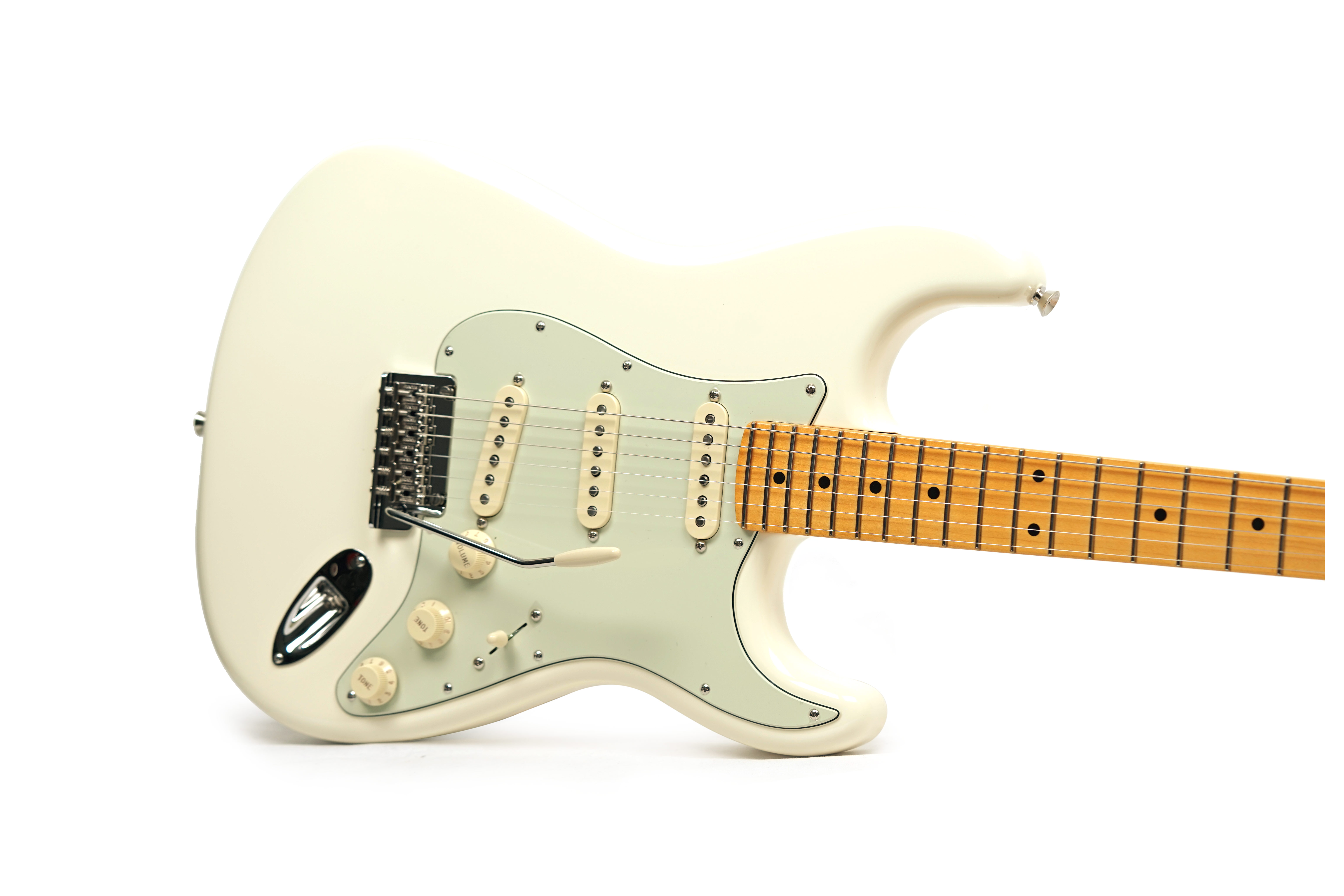 Fender American Professional Stratocaster Olympic White Maple Fingerboard (2026) #US26038792