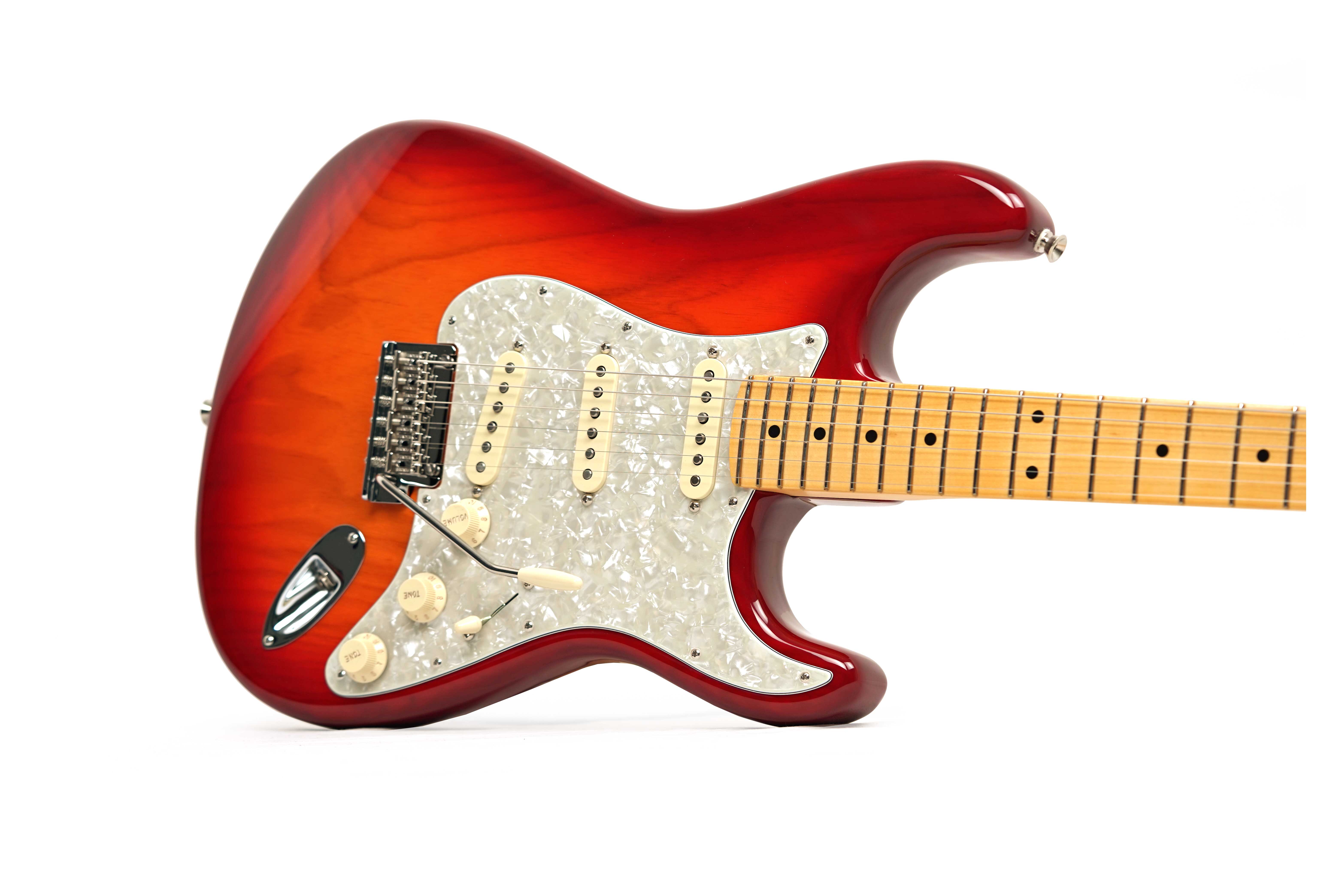 Fender American Professional Stratocaster Aged Cherry Burst Maple Fingerboard (2026) #US26042266