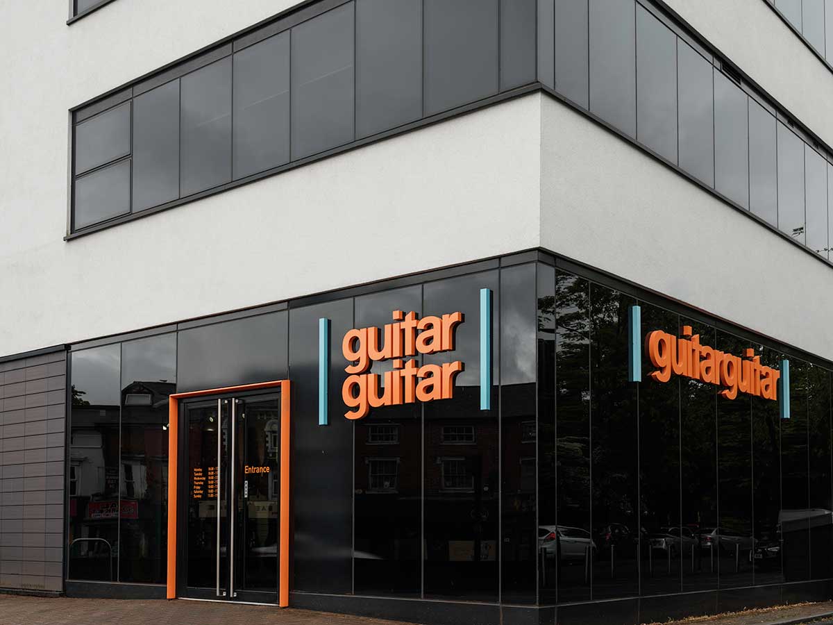 guitarguitar Birmingham shopfront