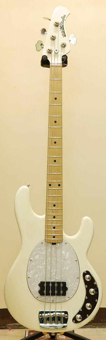 Music Man Stingray White, 3 Band EQ, Matching Headstock MN (Pre-owned)