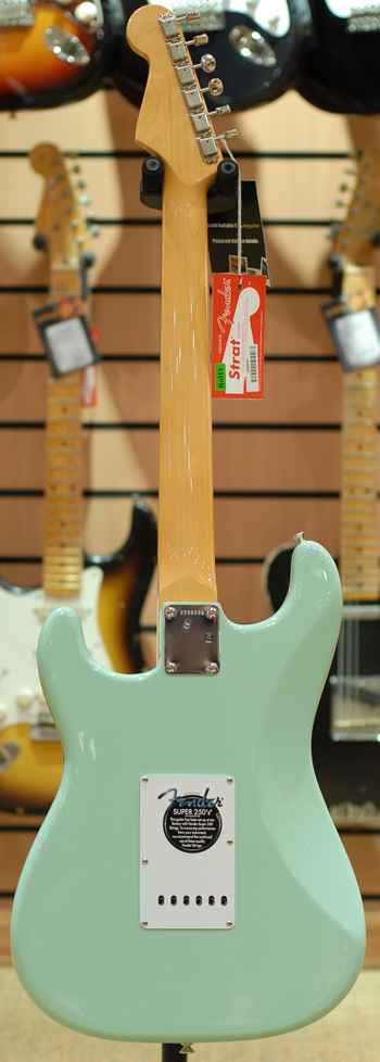 Fender American Vintage 62 Strat Surf Green | guitarguitar