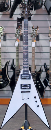 BC Rich IT Speed V White and Onyx (ex-demo)