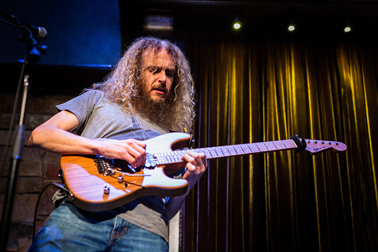 The guitarguitar Interview Guthrie Govan guitarguitar