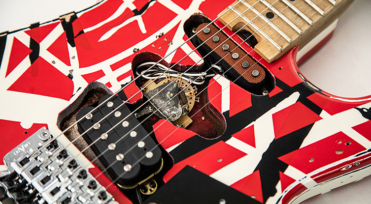 Featured image of post Frankenstrat Replica Body I need a body and a neck similar to the one of the frankenstrat and any other equipment like the electrical piece in the middle of the guitar
