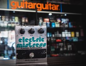 The FLANGER: 5 Best Flanger Pedals and the Players Who Use Them