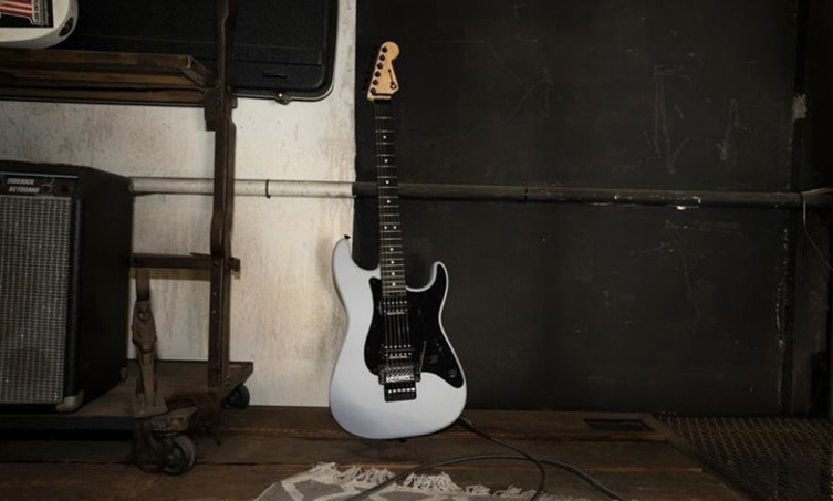 Charvel vs Fender: Which is Right For Me? | guitarguitar