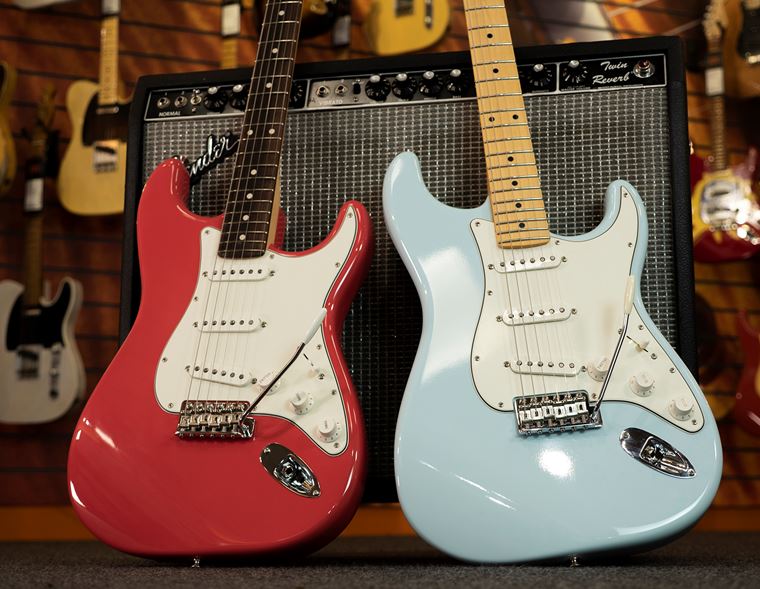 Fender Custom Shop DEALER SELECT Flash Coat Strats! | guitarguitar