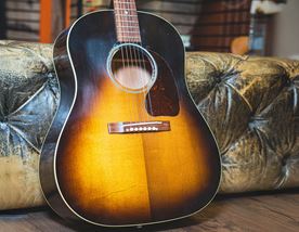 Gibson J-45: the Top Songs and the Top Artists