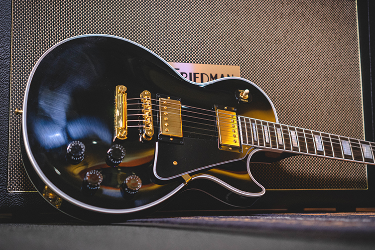 The Legacy of the Les Paul Custom | guitarguitar