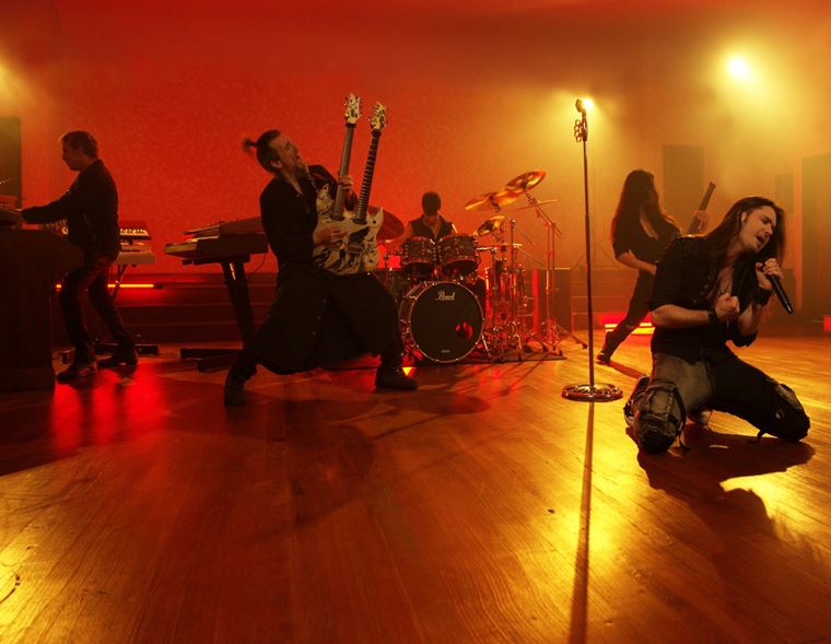 BUMBLEFOOT: Ron Thal on Whom Gods Destroy, Double Necks and Hot Sauce!